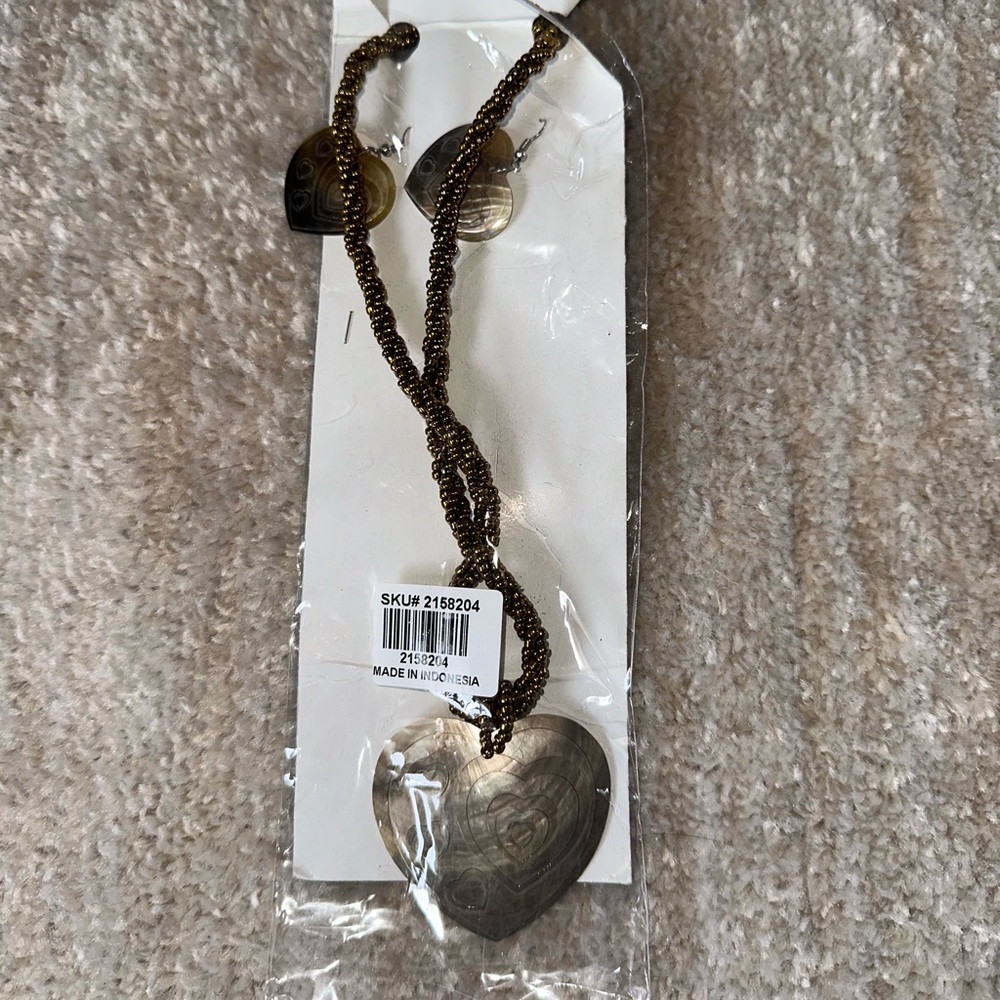 Earrings and necklace set